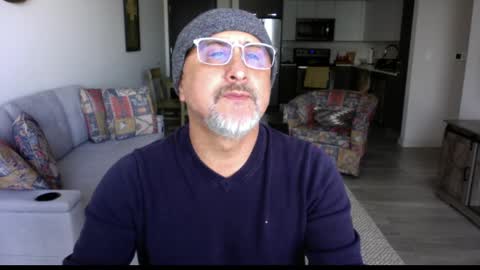 Snapshot of latinnous chatting on 3, 3, 2025 QS - INDEPENDENT MODEL online show from 3, 3, 2025