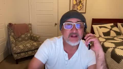 Snapshot of latinnous chatting on 7, 10, 2025 QS - INDEPENDENT MODEL online show from 7, 10, 2025