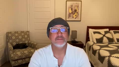 Snapshot of latinnous chatting on 14, 10, 2025 QS - INDEPENDENT MODEL online show from 14, 10, 2025