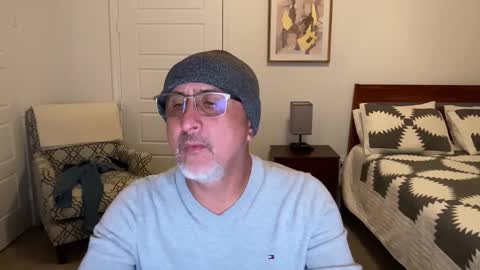 Snapshot of latinnous chatting on 16, 10, 2025 QS - INDEPENDENT MODEL online show from 16, 10, 2025