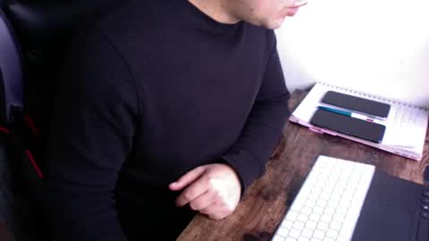 latino8484 online show from 10, 2, 2025