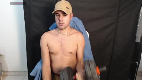 Snapshot of latino_boy777 chatting on 14, 4, 2026 latino boy777 online show from 14, 4, 2026