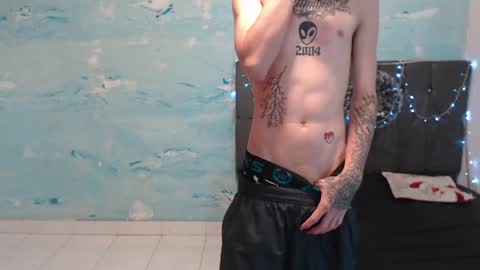 Snapshot of latins_boys_20 chatting on 11, 12, 2024 NICK online show from 11, 12, 2024