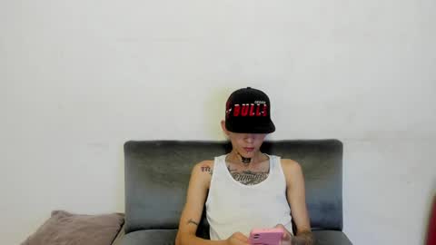 Snapshot of latins_boys_20 chatting on 21, 1, 2025 NICK online show from 21, 1, 2025