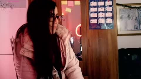 laujgray online show from 1, 2, 2026