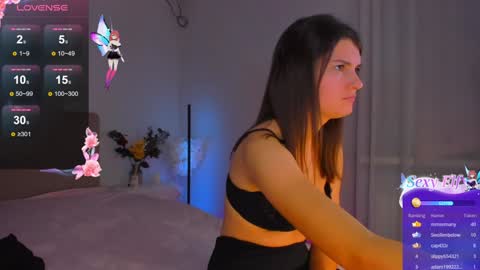 Snapshot of laura__leee chatting on 22, 12, 2024 Laura online show from 22, 12, 2024