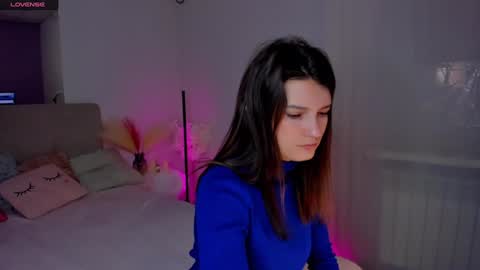 Snapshot of laura__leee chatting on 2, 2, 2025 Laura online show from 2, 2, 2025