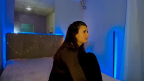 Laura online show from 14, 11, 2025