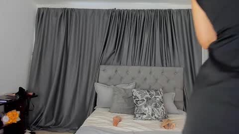   online show from 27, 11, 2025