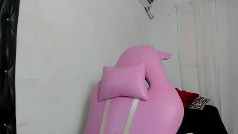 laura_and_kevin online show from 9, 1, 2026