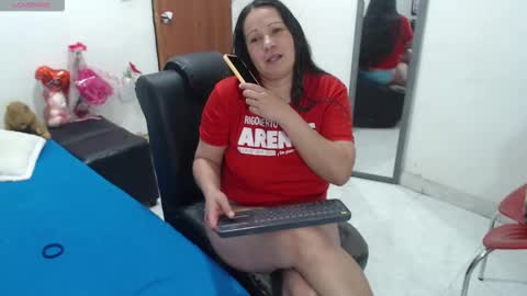 Snapshot of laura_foxx2379 chatting on 16, 10, 2025 laura_foxx2379 online show from 16, 10, 2025