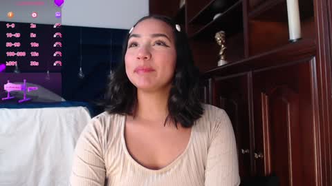 lLAURA online show from 12, 12, 2024