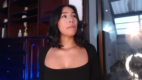 lLAURA online show from 12, 12, 2024