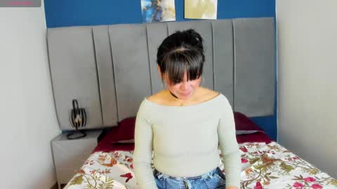 laura hotties online show from 9, 10, 2025