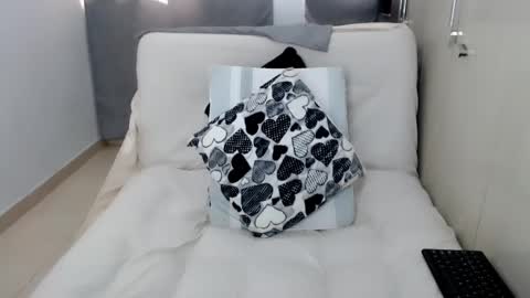 Snapshot of laura_pervert_ chatting on 22, 11, 2025 Laura online show from 22, 11, 2025