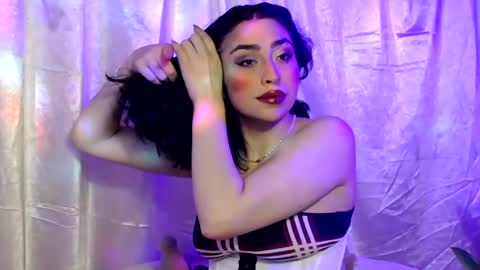 laura_pink01 online show from 17, 2, 2025