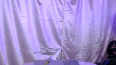 laura_pink01 online show from 2, 3, 2025