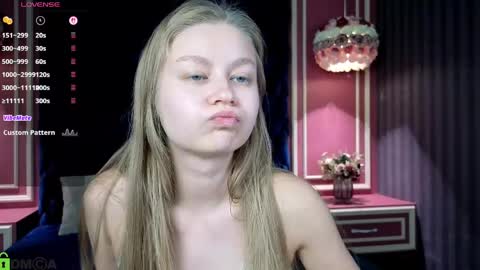 Snapshot of laura_pudd chatting on 7, 6, 2026 Laura online show from 7, 6, 2026