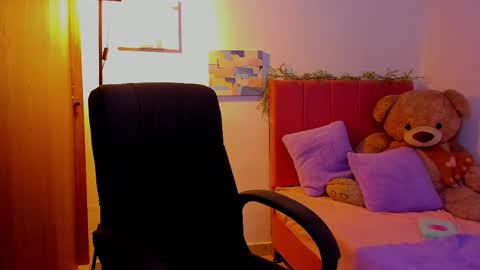 Laura Rose online show from 1, 4, 2026