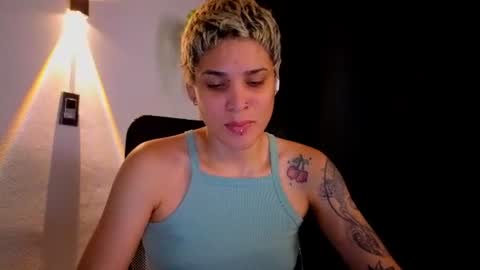 Snapshot of laura_r23 chatting on 21, 7, 2026 Laura Rose online show from 21, 7, 2026