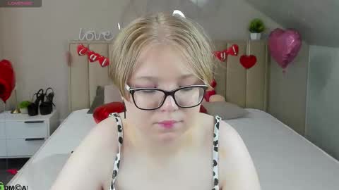 Snapshot of lauraaa_smith chatting on 17, 2, 2026 Laura online show from 17, 2, 2026