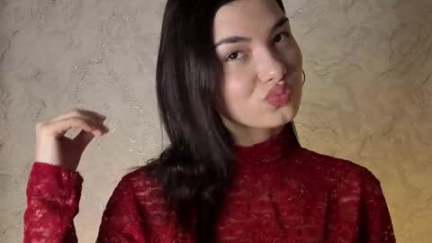 Snapshot of lauraback chatting on 15, 12, 2025 Laura online show from 15, 12, 2025