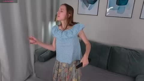 Snapshot of lauracollins__ chatting on 27, 5, 2026 May online show from 27, 5, 2026