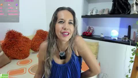 Snapshot of laurafarrely chatting on 18, 4, 2026 Laura online show from 18, 4, 2026