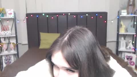 LauraHlot online show from 1, 2, 2025