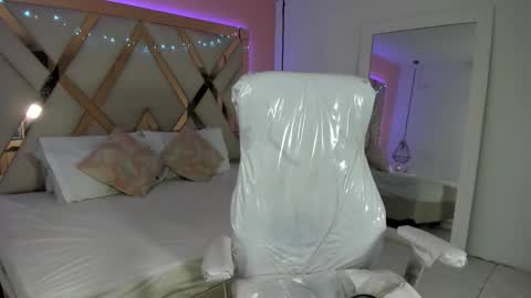 laura  online show from 5, 1, 2026