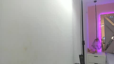 Snapshot of lauraklark chatting on 7, 2, 2026 laura online show from 7, 2, 2026