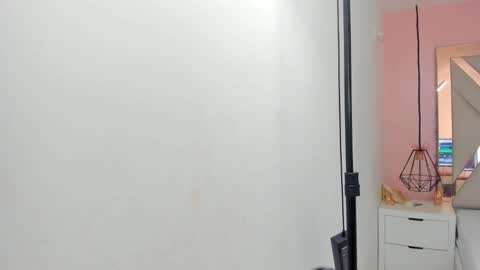 Snapshot of lauraklark chatting on 25, 2, 2026 laura online show from 25, 2, 2026