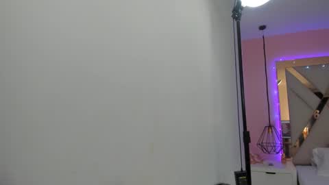 Snapshot of lauraklark chatting on 28, 2, 2026 laura online show from 28, 2, 2026