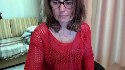 Snapshot of lauraoven1 chatting on 2, 6, 2026 Lauraoven1 online show from 2, 6, 2026