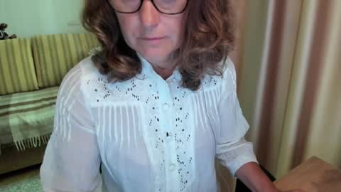 Snapshot of lauraoven1 chatting on 4, 7, 2026 Lauraoven1 online show from 4, 7, 2026