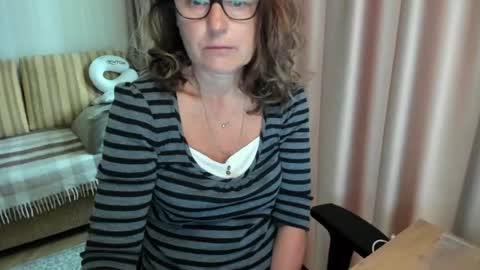 Snapshot of lauraoven1 chatting on 8, 7, 2026 Lauraoven1 online show from 8, 7, 2026