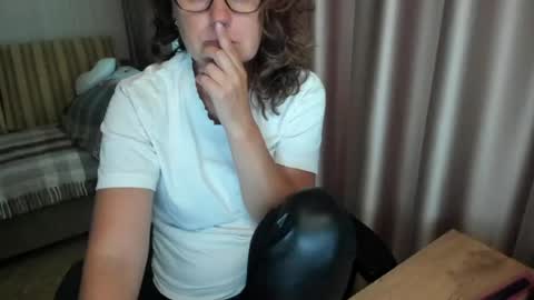 Snapshot of lauraoven1 chatting on 22, 7, 2026 Lauraoven1 online show from 22, 7, 2026