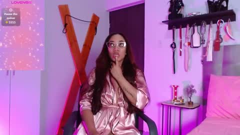 Snapshot of laureen_brown chatting on 1, 11, 2025 Laura online show from 1, 11, 2025