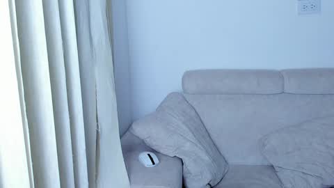 Laureent online show from 8, 2, 2025