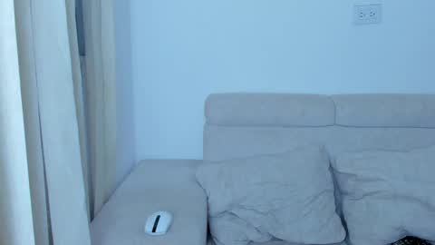 Laureent online show from 9, 2, 2025