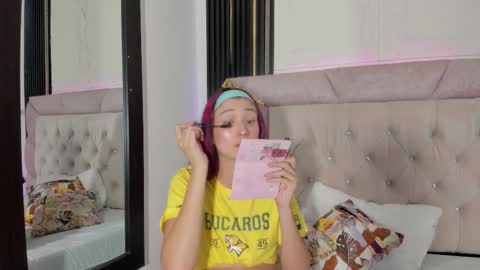 Snapshot of laurem_paulette chatting on 6, 2, 2026 Laurem online show from 6, 2, 2026