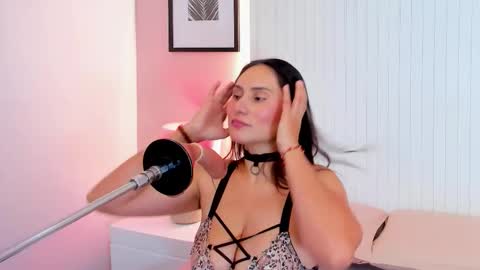 Snapshot of lauren_stone_ chatting on 18, 12, 2025 lauren_stone_ online show from 18, 12, 2025