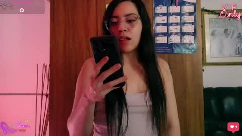 Snapshot of lauren_sweet7 chatting on 1, 3, 2026 Lauren online show from 1, 3, 2026