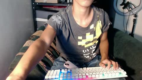 laurence_cuttieguyhere online show from 7, 7, 2026