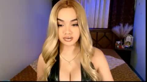 sexy lauren online show from 30, 6, 2026