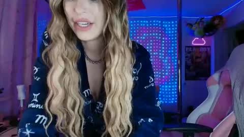 Snapshot of laurenlotus chatting on 5, 6, 2026 Lauren Lotus online show from 5, 6, 2026