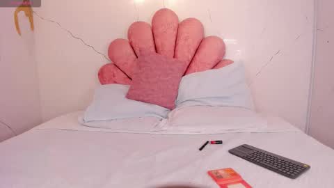 Lauren  online show from 24, 2, 2026