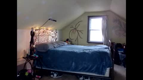 Snapshot of laureybabe44 chatting on 15, 1, 2025 Lauren online show from 15, 1, 2025