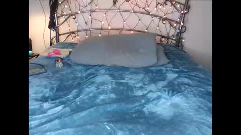 Snapshot of laureybabe44 chatting on 4, 11, 2025 Lauren online show from 4, 11, 2025