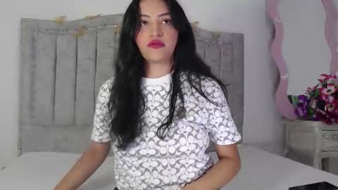 Snapshot of lauri_thx chatting on 7, 1, 2026 lauri_thx online show from 7, 1, 2026